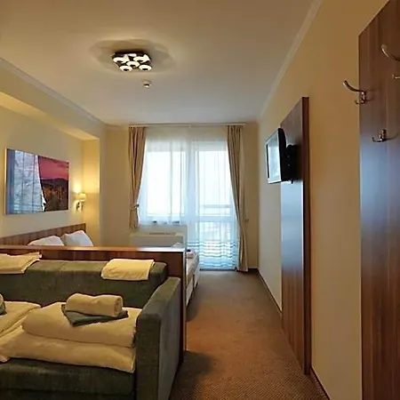 Balaton Colors فندق 3*