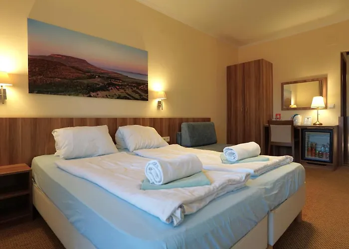 Balaton Colors 3* שיופוק