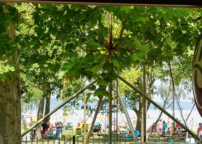 Balaton Colors מלון שיופוק